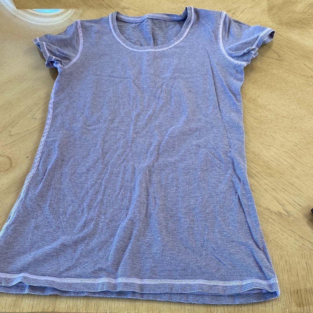 Lululemon t-shirt in great condition